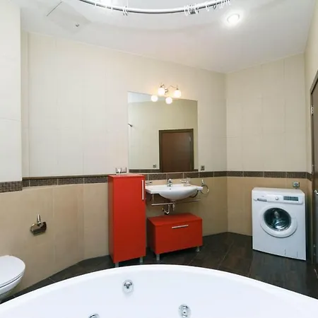 Lux Near Maidan, Khreschutyk 3Br Apartment Kyiv Exterior photo