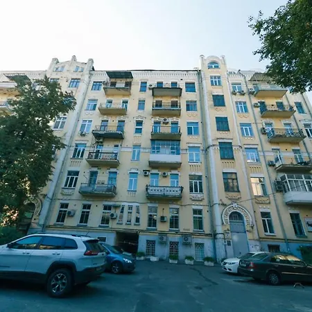 Lux Near Maidan, Khreschutyk 3Br Apartment Kyiv Exterior photo