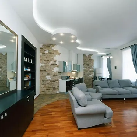 Lux Near Maidan, Khreschutyk 3Br Apartment Kyiv Exterior photo