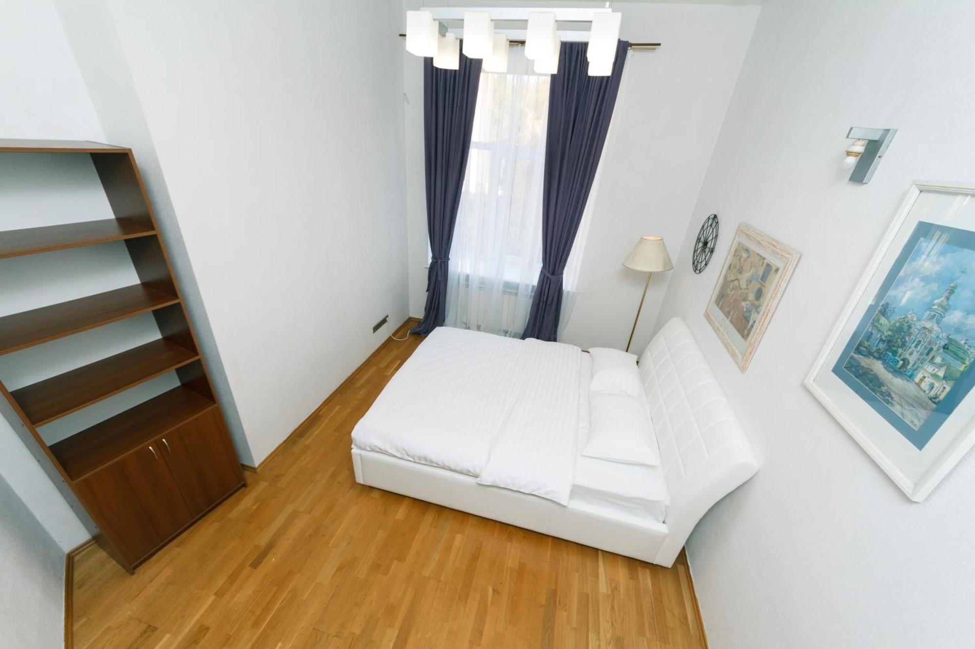 Lux Near Maidan, Khreschutyk 3br Apartment *