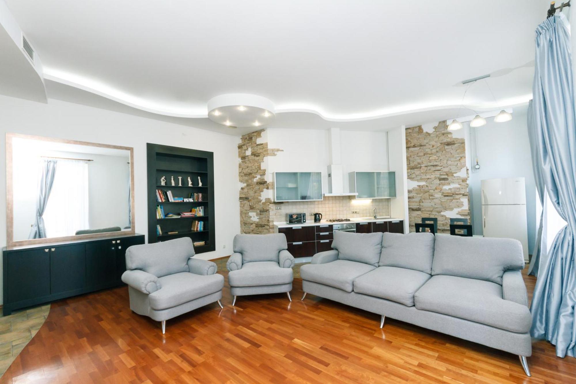 Lux Near Maidan, Khreschutyk 3br * Kyiv