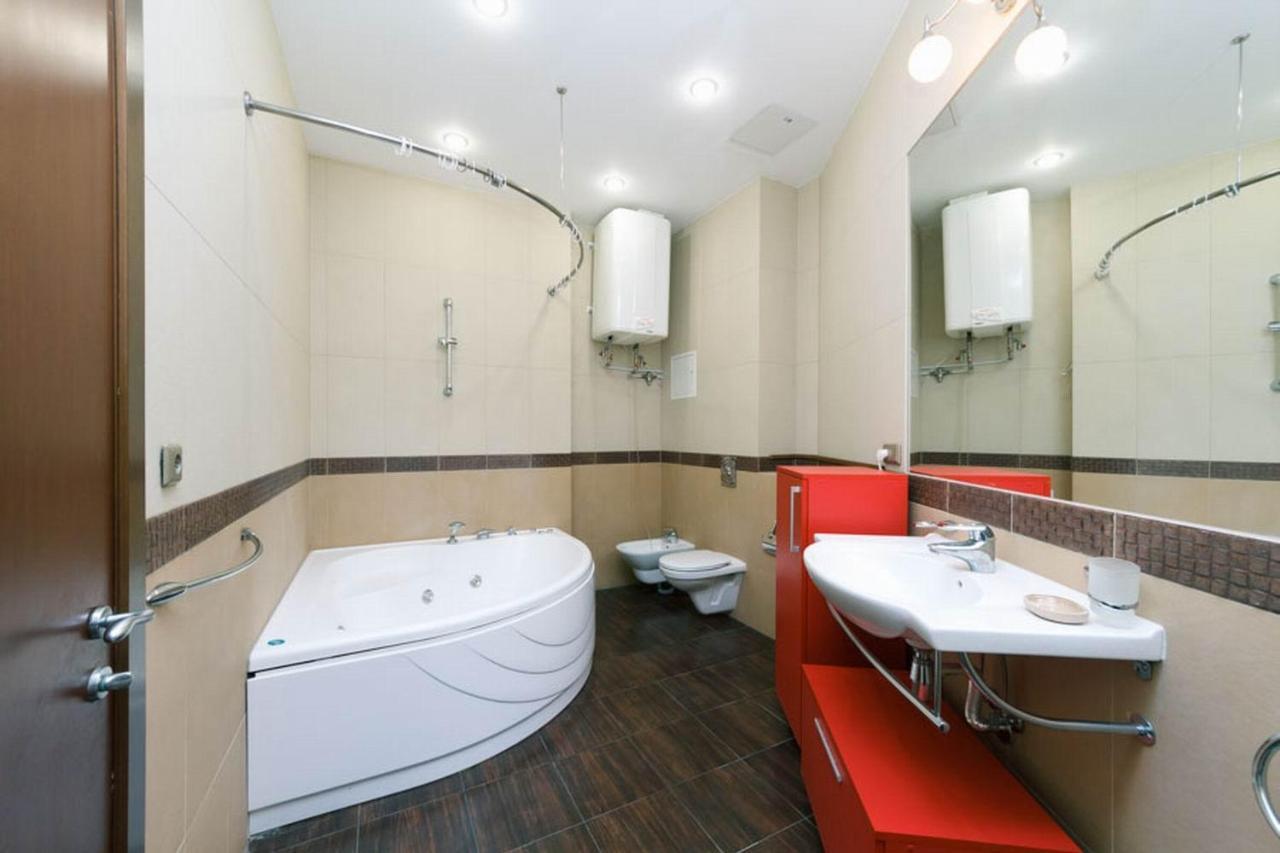 Lux Near Maidan, Khreschutyk 3br Kyiv
